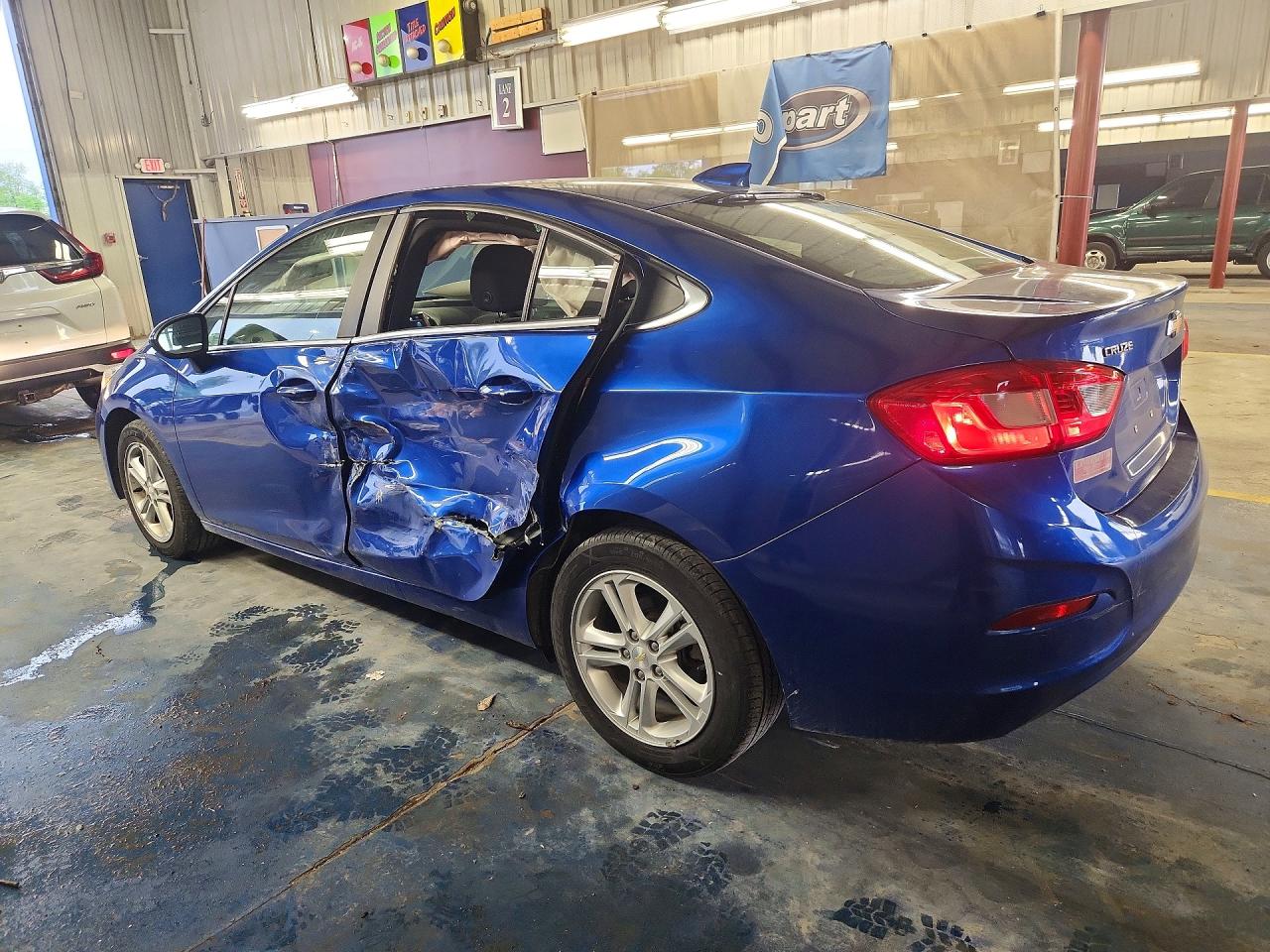 2016 CHEVROLET CRUZE LT photo 3