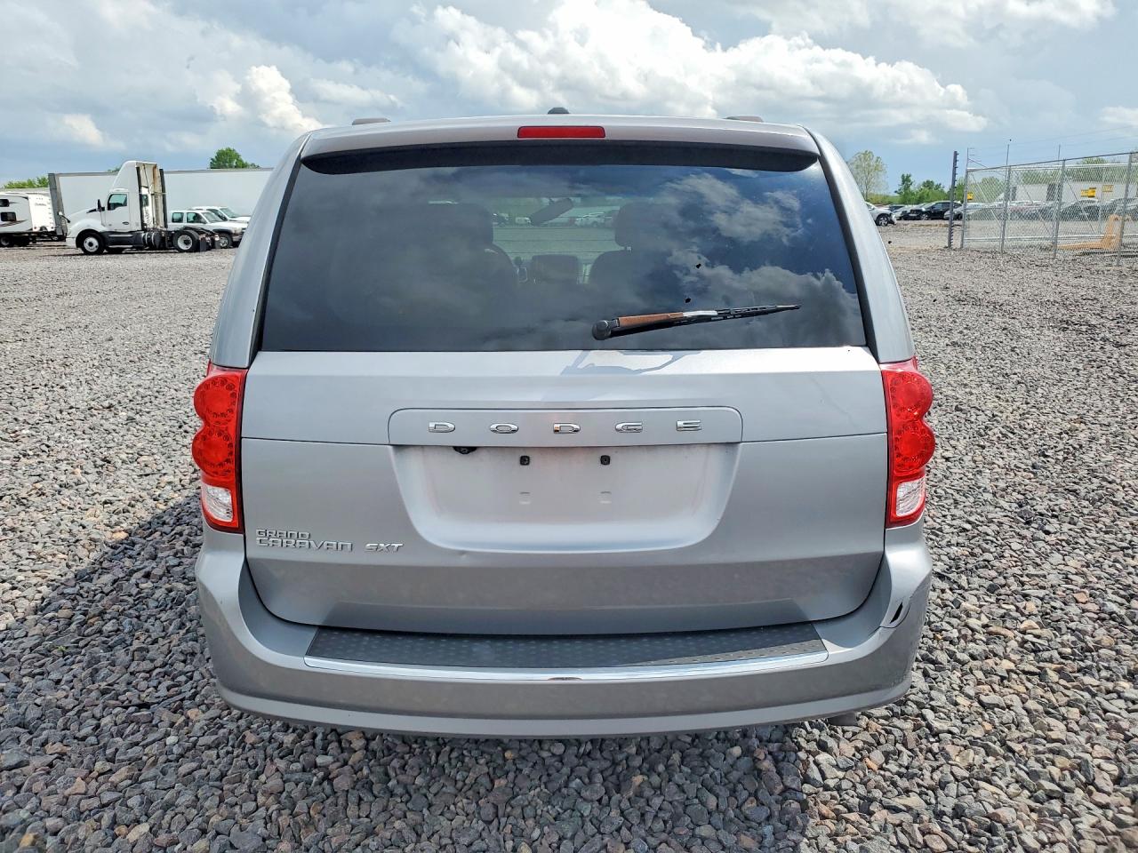 2015 DODGE GRAND CARAVAN SXT photo 6