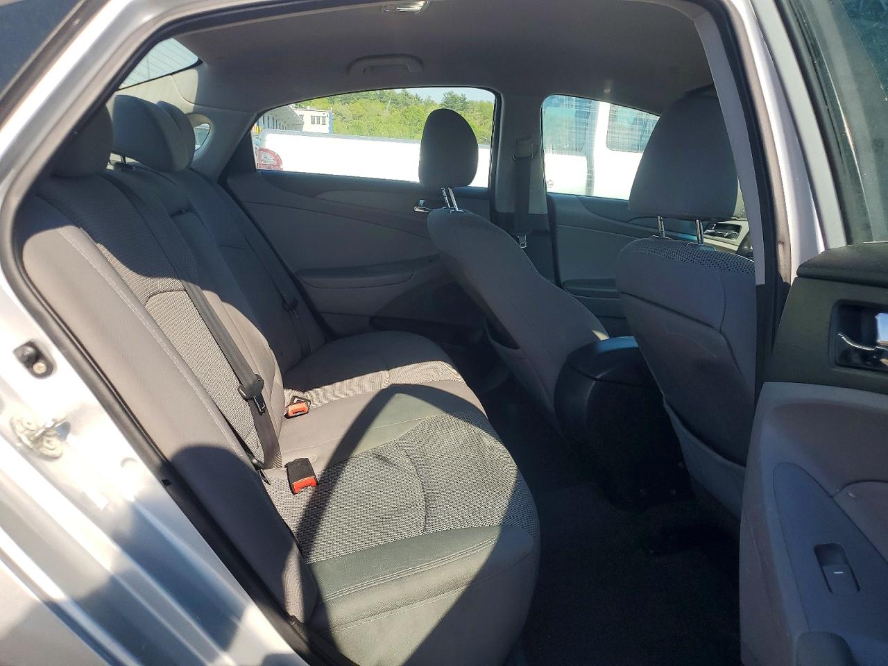 2011 HYUNDAI SONATA GLS photo 19
