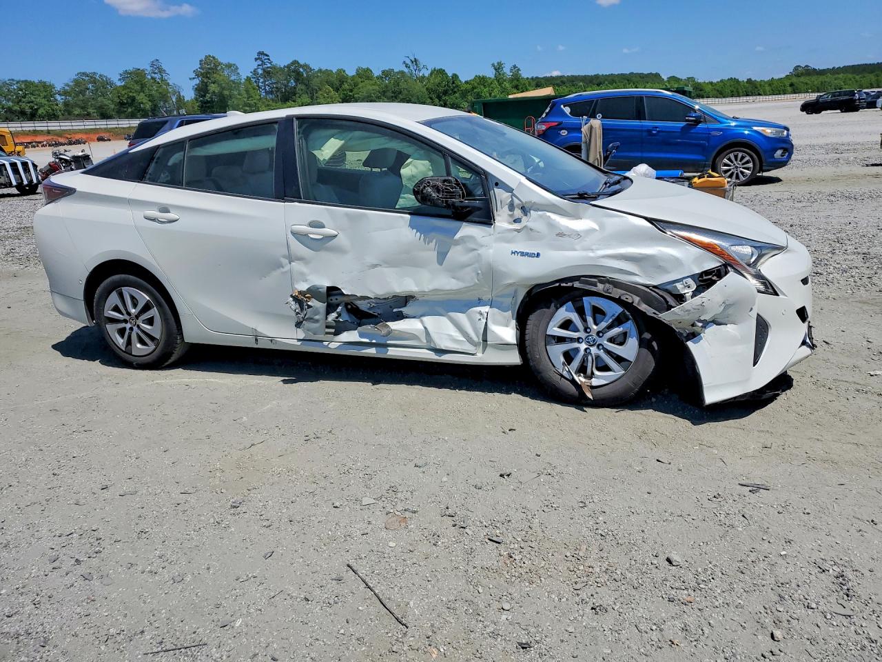 2017 TOYOTA PRIUS TWO photo 4