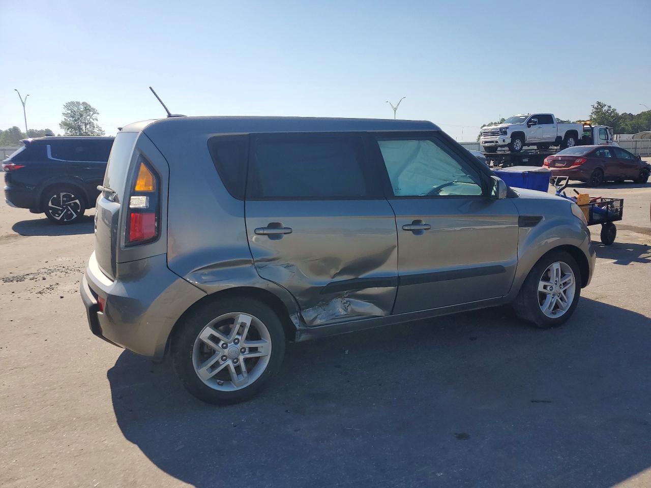 2011 KIA SOUL + photo 3