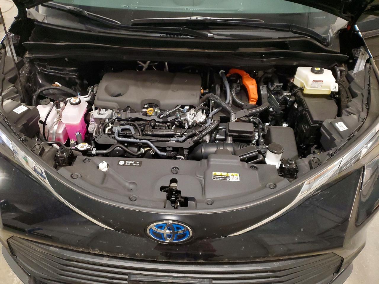 2025 TOYOTA SIENNA XLE 7-PASSENGER photo 23