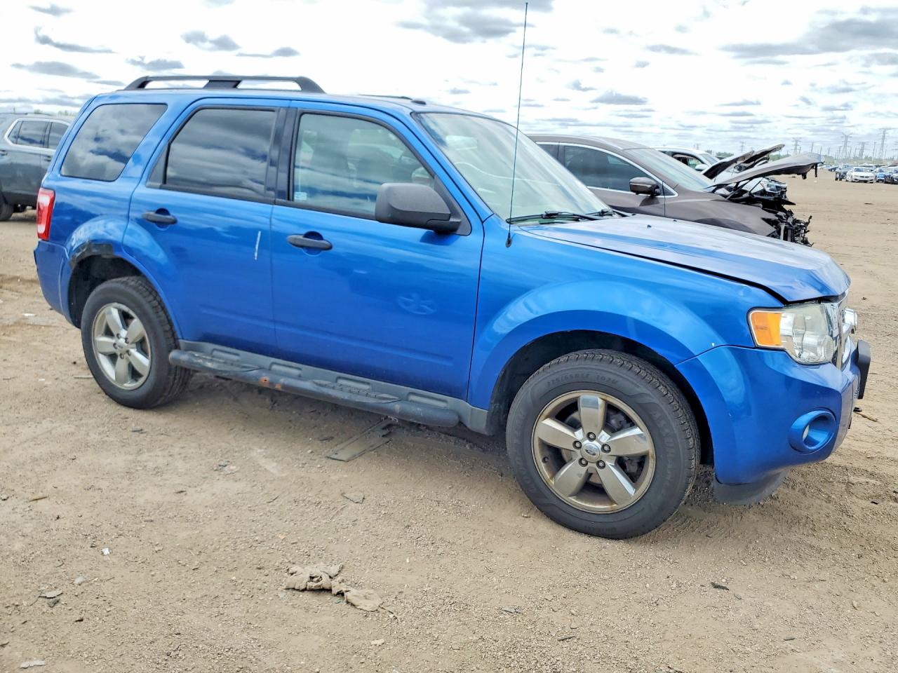 2011 FORD ESCAPE XLT photo 10