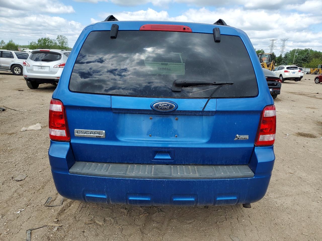 2011 FORD ESCAPE XLT photo 16
