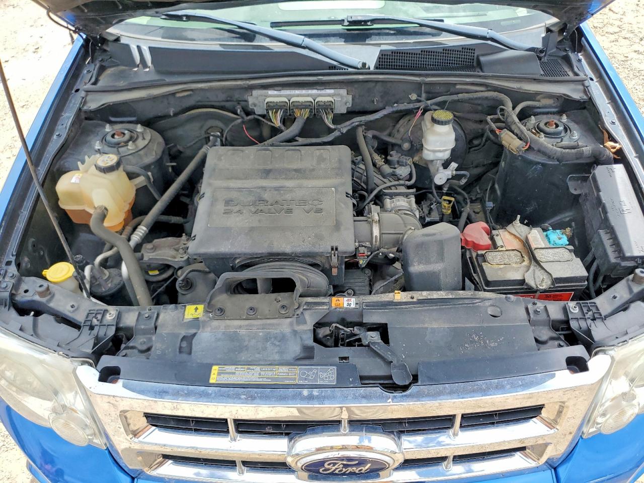 2011 FORD ESCAPE XLT photo 31