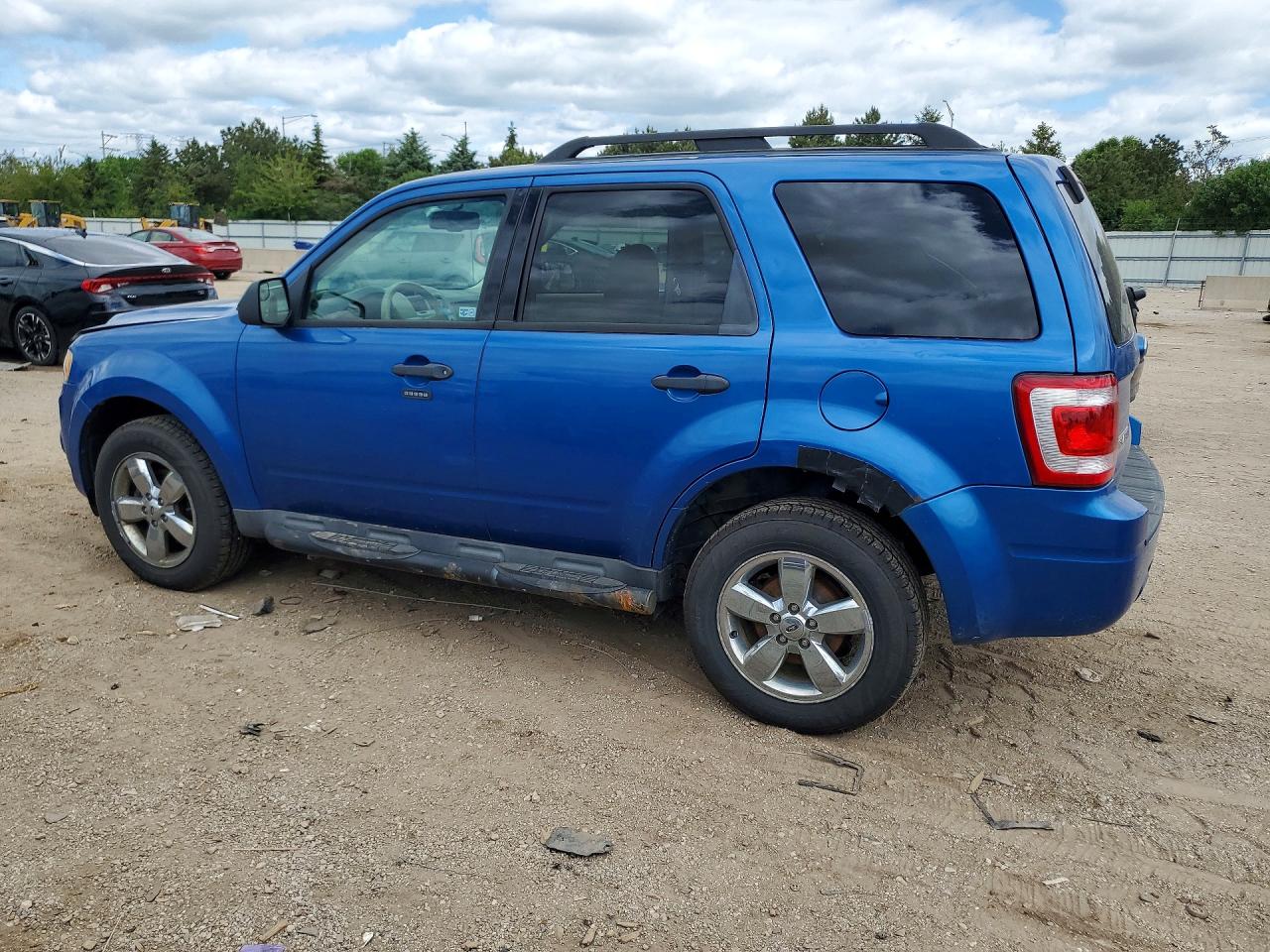 2011 FORD ESCAPE XLT photo 4