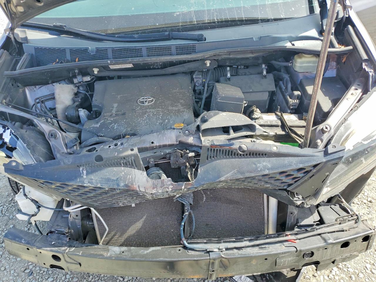 2016 TOYOTA SIENNA SE photo 12