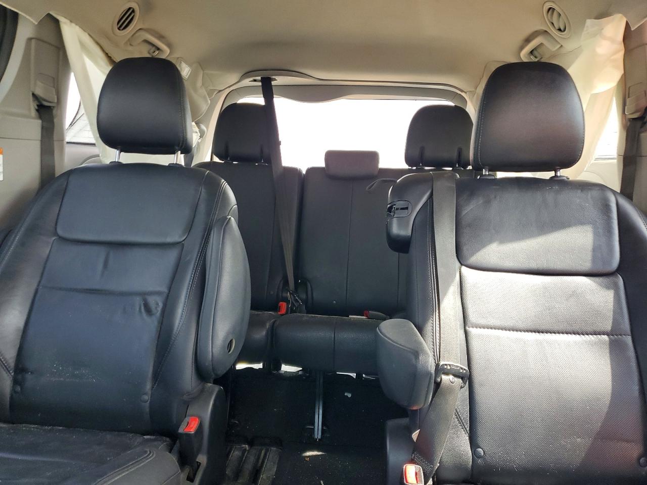 2016 TOYOTA SIENNA SE photo 10