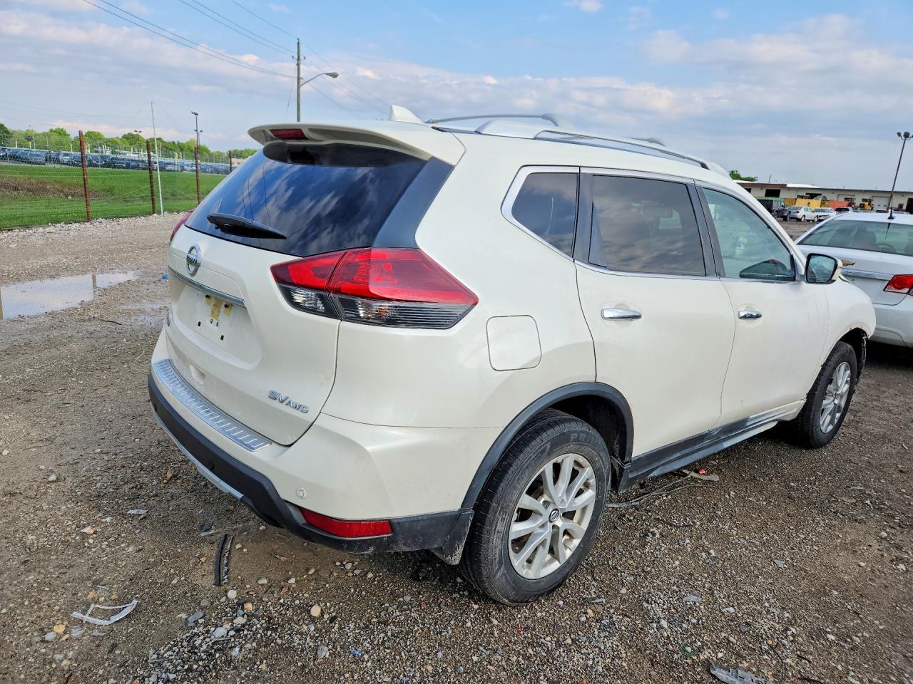 2020 NISSAN ROGUE SV photo 3