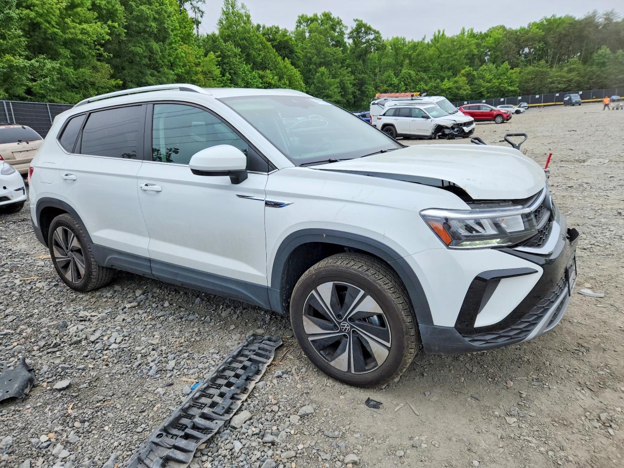 2024 VOLKSWAGEN TAOS SE photo 7