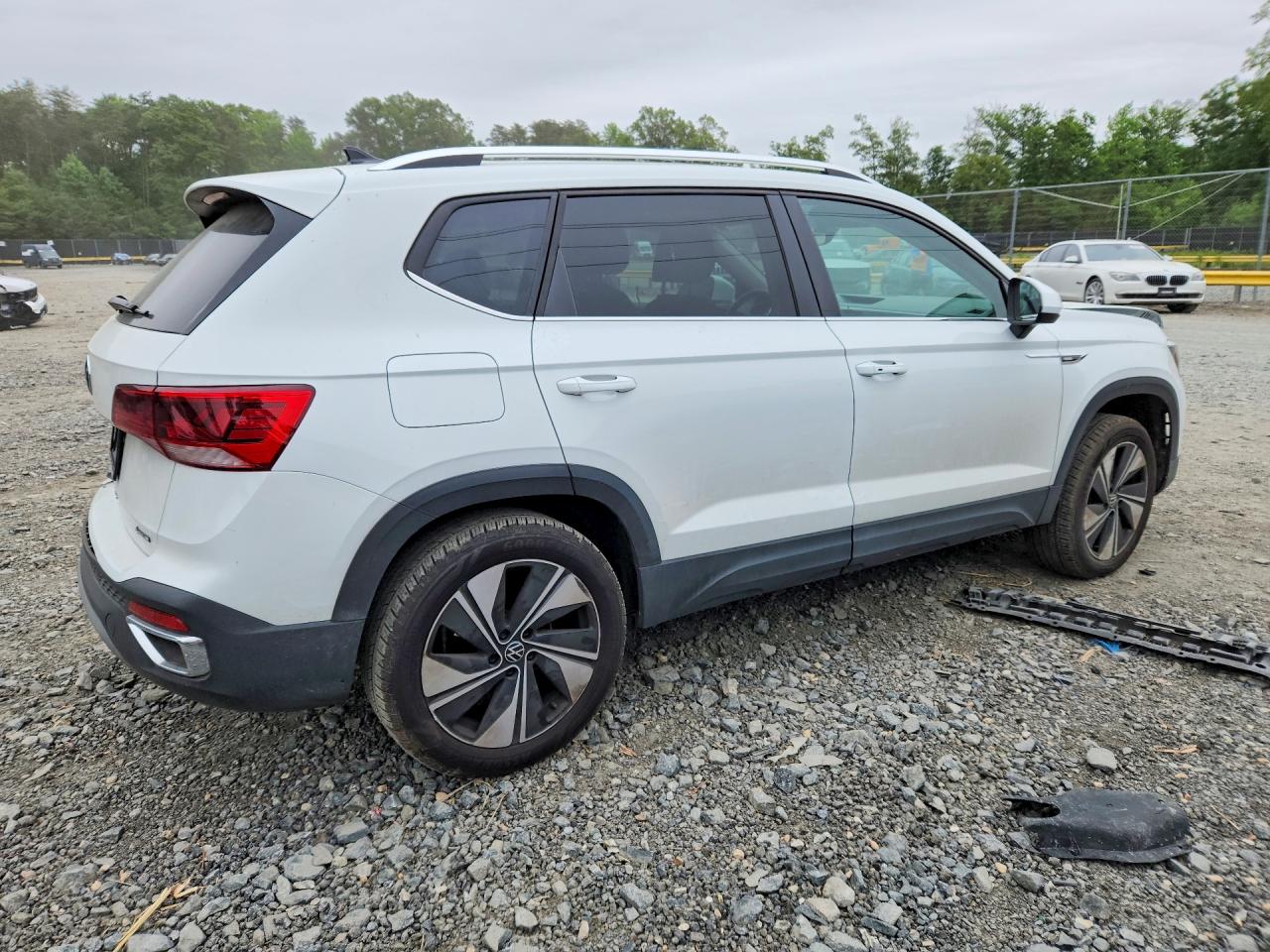 2024 VOLKSWAGEN TAOS SE photo 5