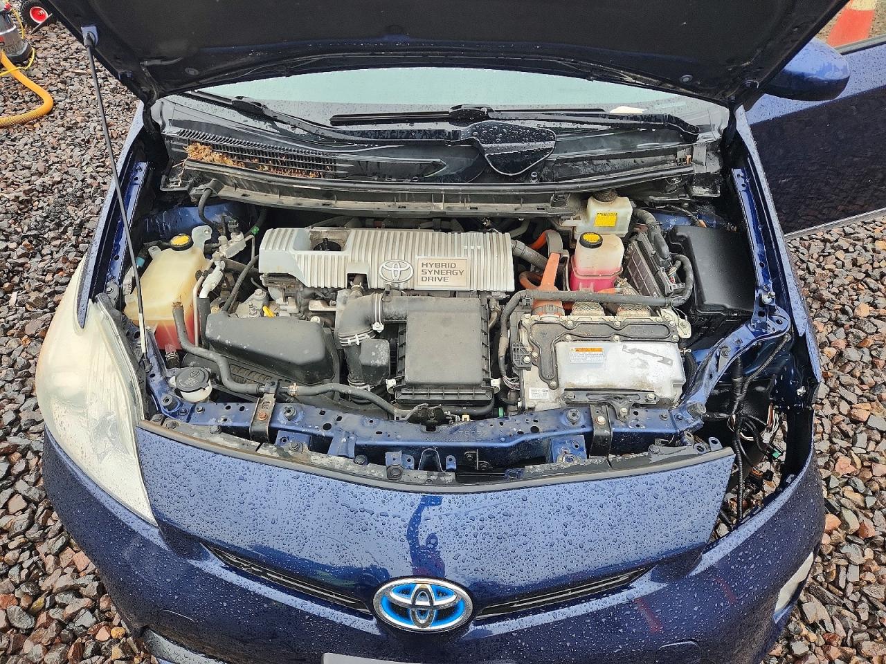 2014 TOYOTA PRIUS FOUR photo 21