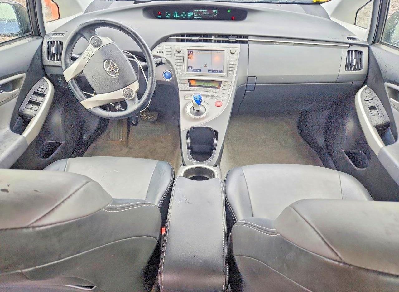 2014 TOYOTA PRIUS FOUR photo 15
