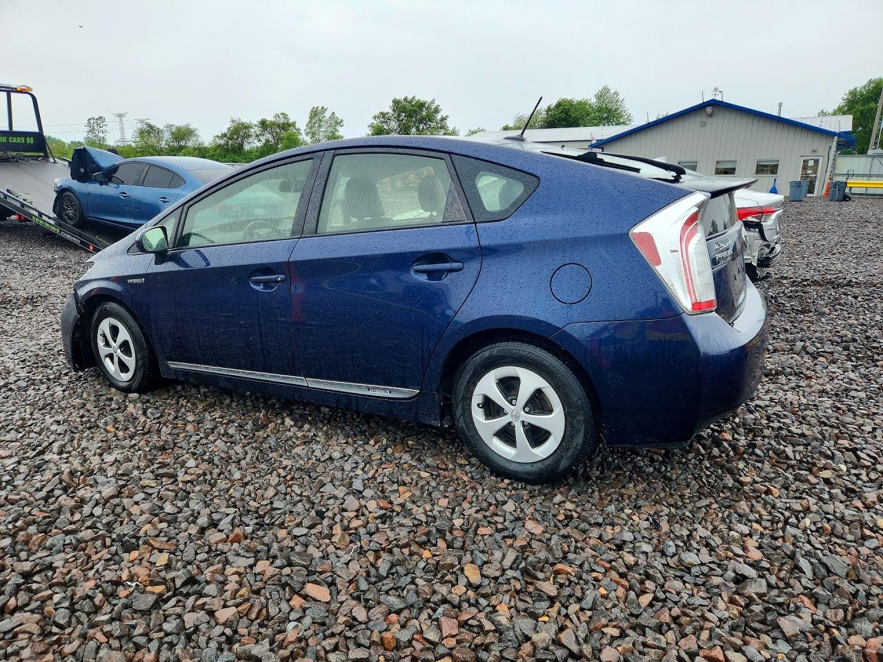 2014 TOYOTA PRIUS FOUR photo 3