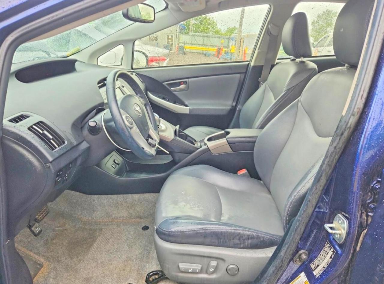 2014 TOYOTA PRIUS FOUR photo 13