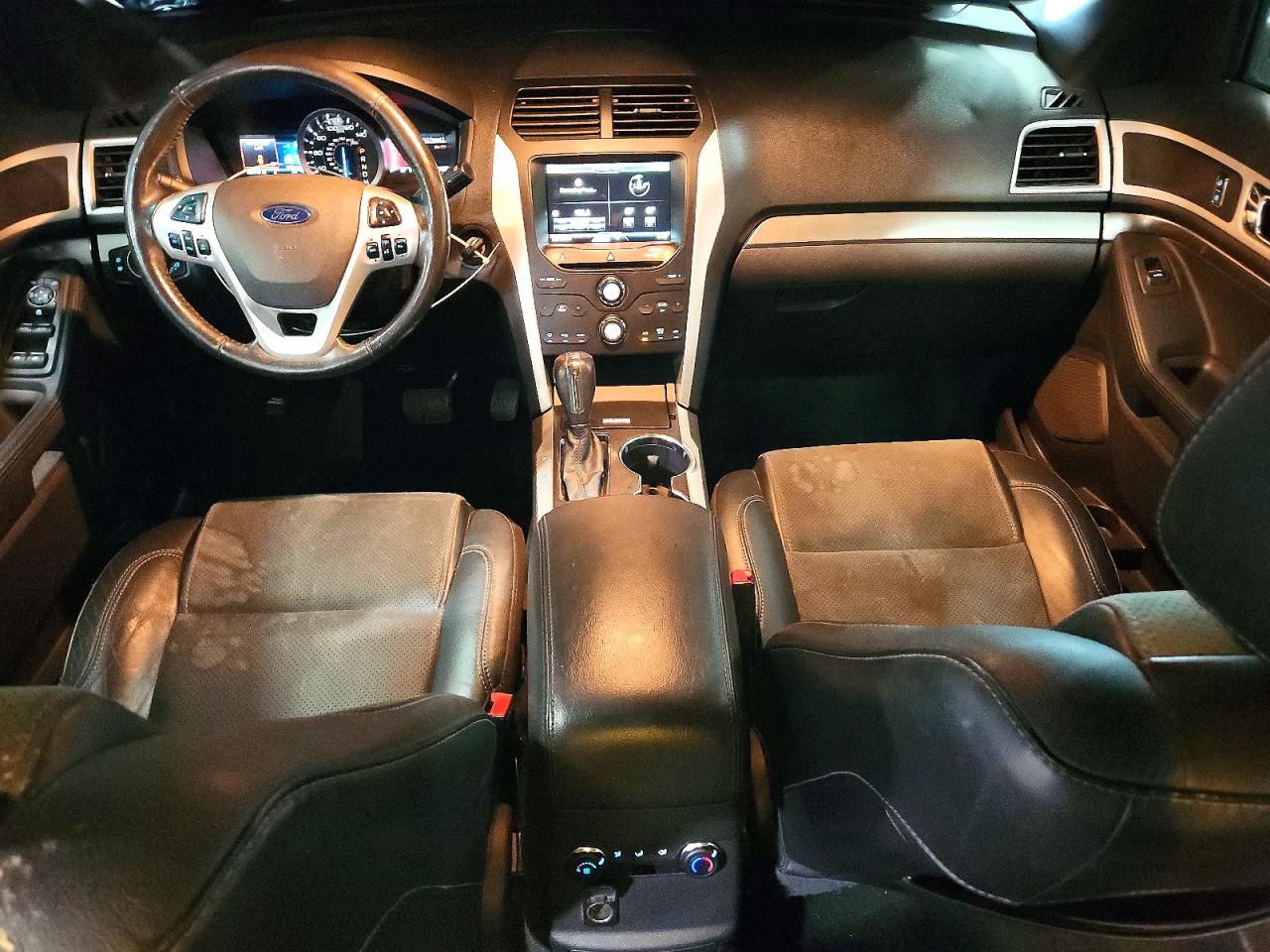 2015 FORD EXPLORER XLT photo 22