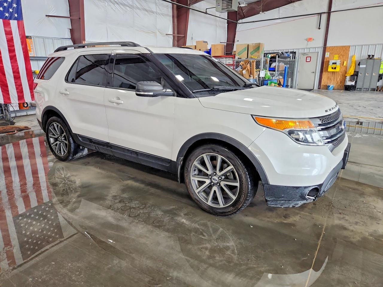 2015 FORD EXPLORER XLT photo 10