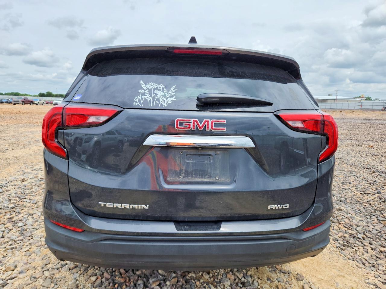 2018 GMC TERRAIN SLE photo 11