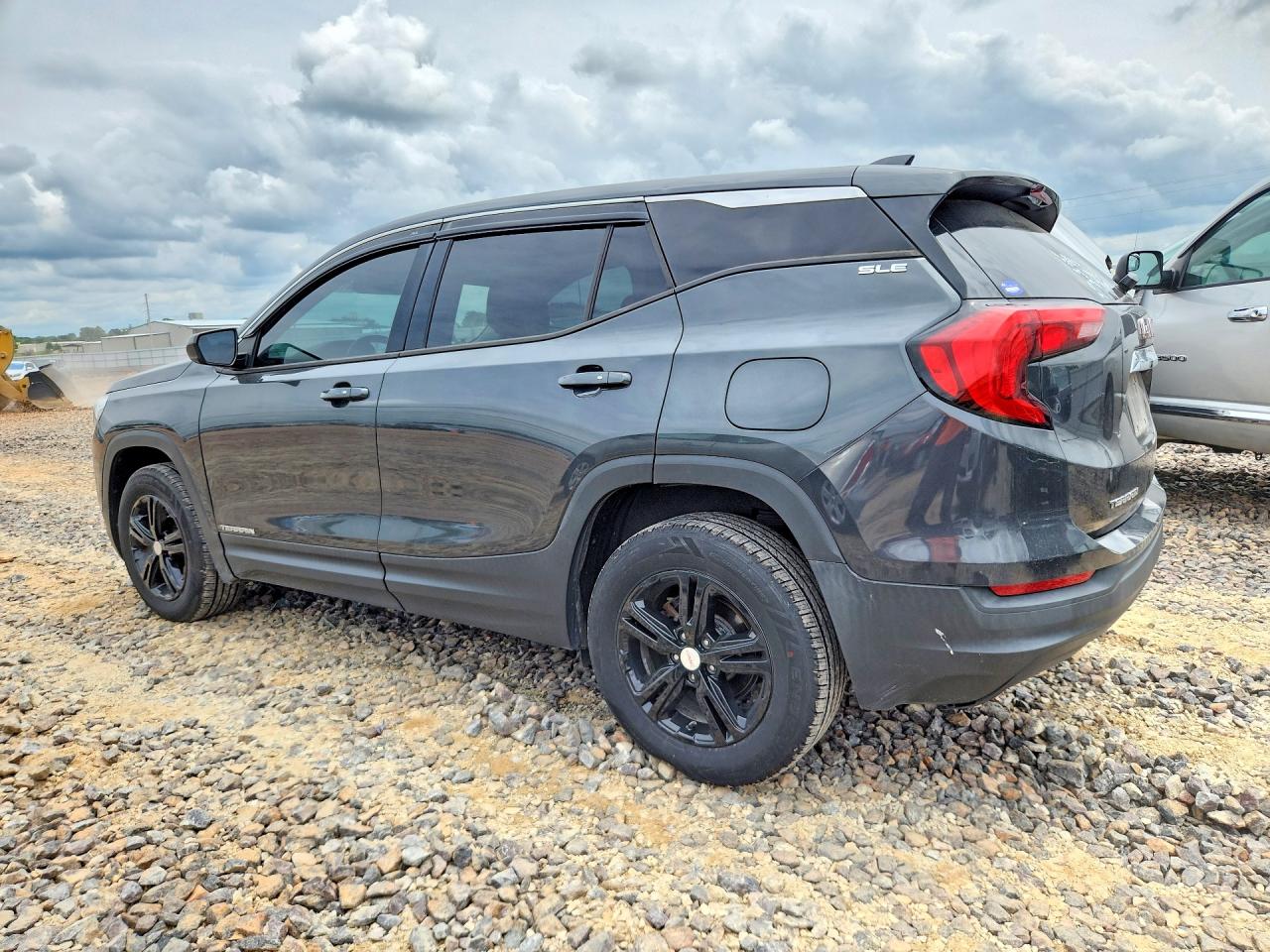 2018 GMC TERRAIN SLE photo 3
