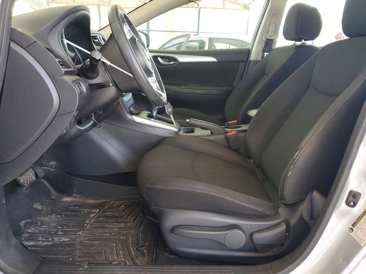 2019 NISSAN SENTRA S photo 7