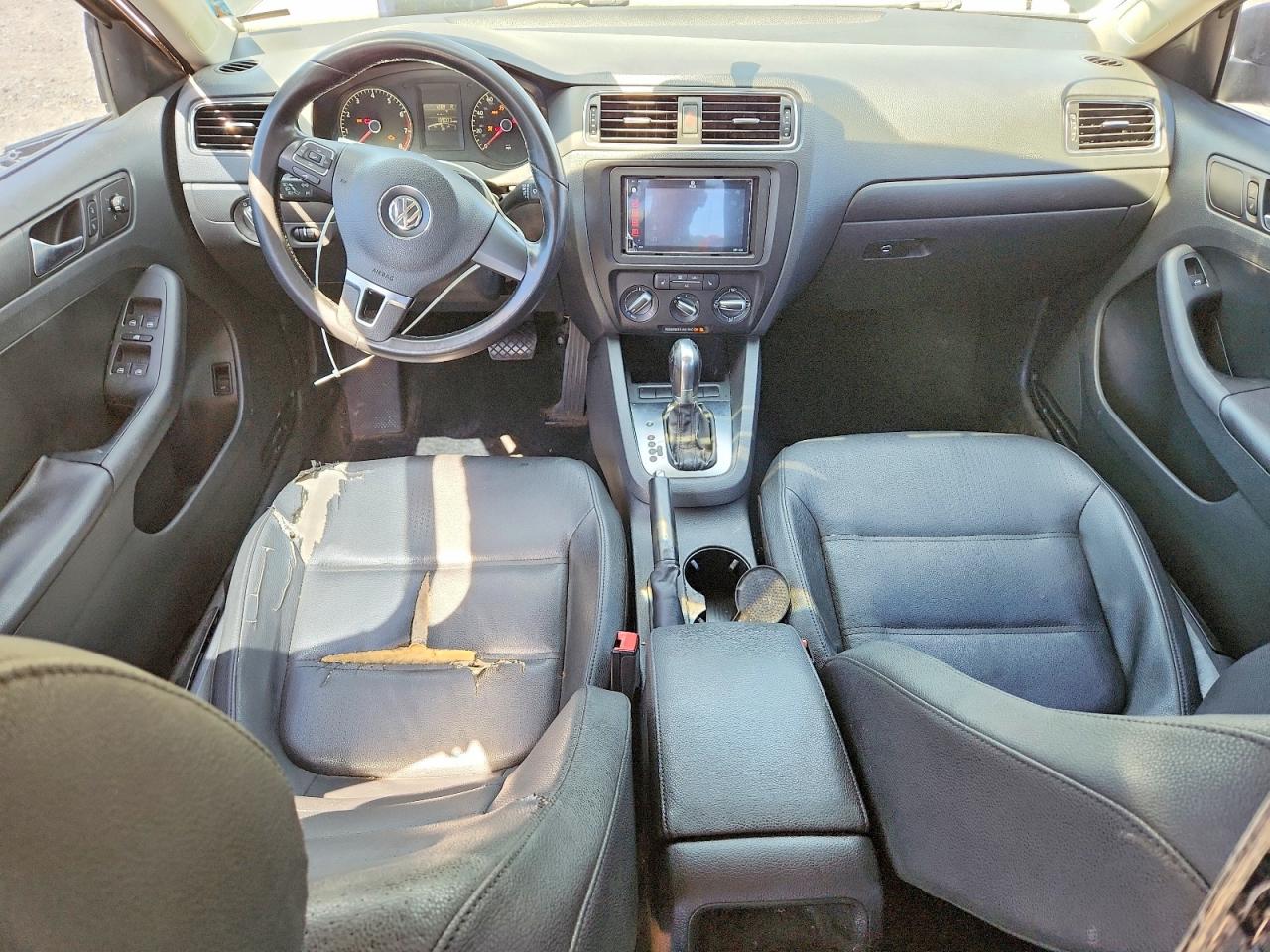2011 VOLKSWAGEN JETTA SE photo 8