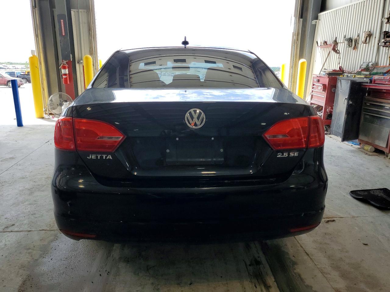 2011 VOLKSWAGEN JETTA SE photo 6