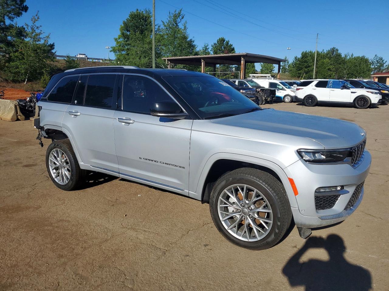 2022 JEEP GRAND CHEROKEE SUMMIT photo 4