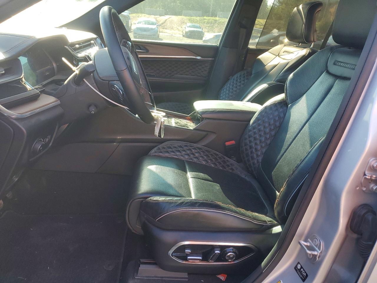 2022 JEEP GRAND CHEROKEE SUMMIT photo 7