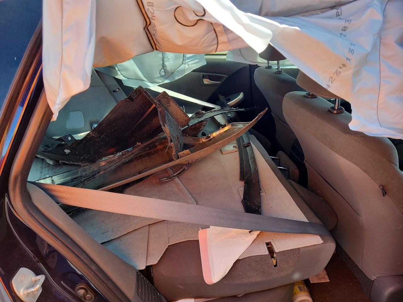 2014 TOYOTA PRIUS TWO photo 19