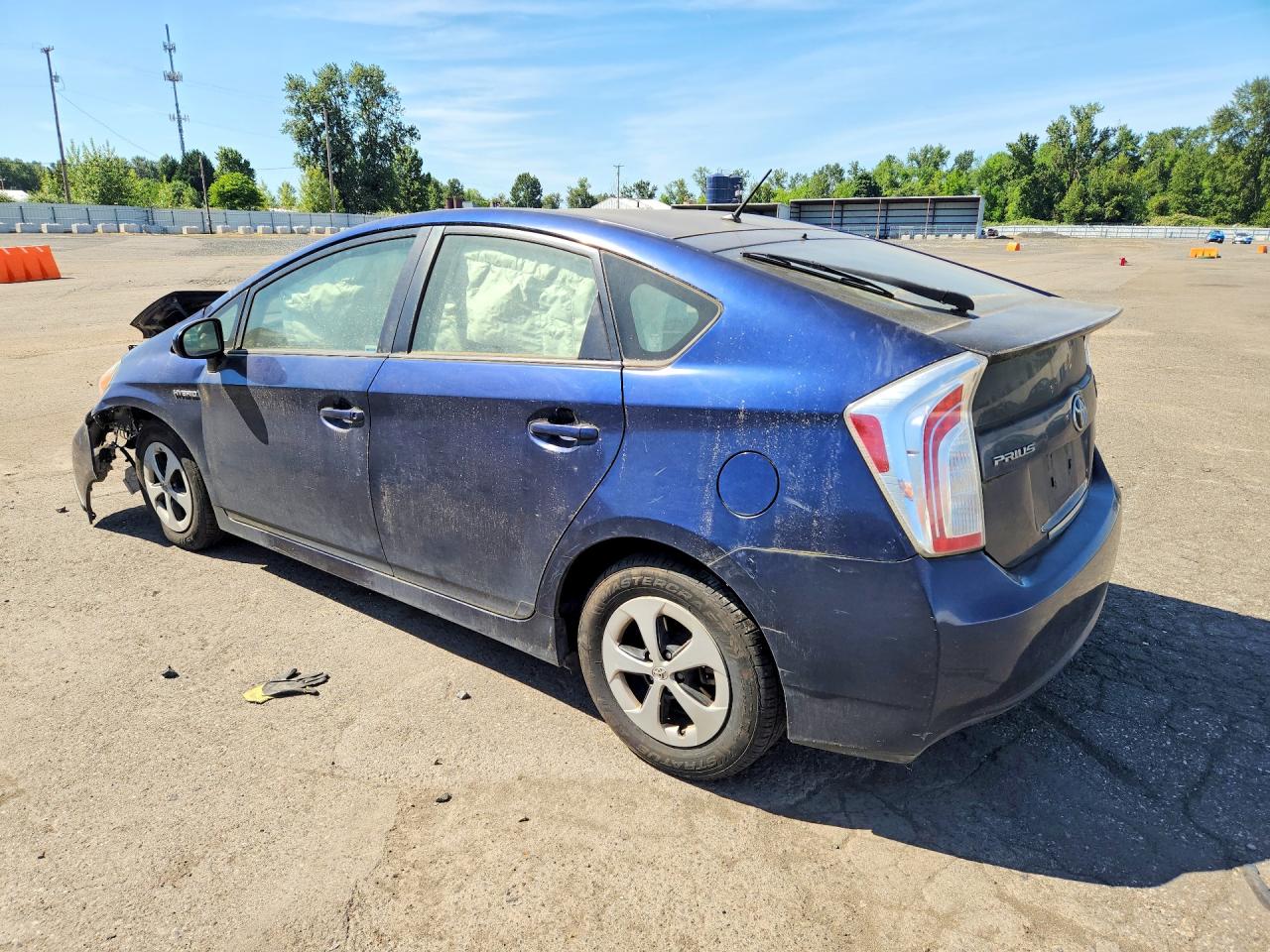 2014 TOYOTA PRIUS TWO photo 3