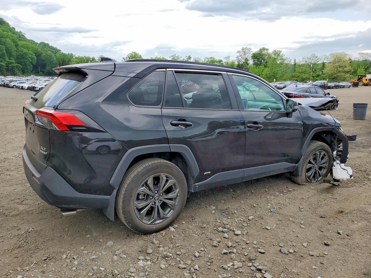 2024 TOYOTA RAV4 XLE PREMIUM photo 5