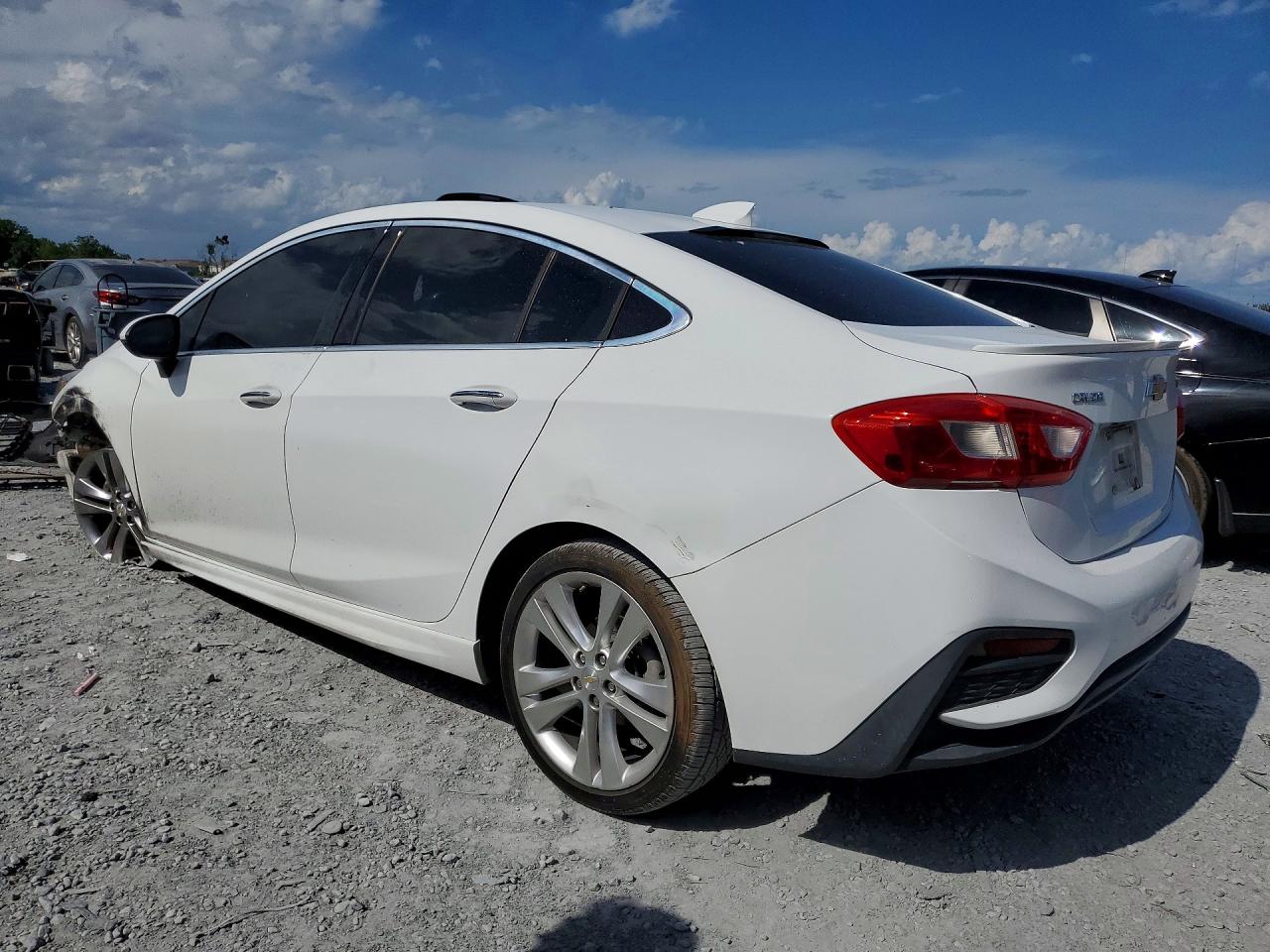 2017 CHEVROLET CRUZE PREMIER photo 4