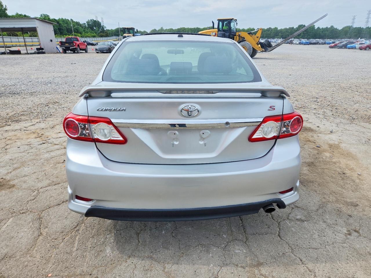 2013 TOYOTA COROLLA S photo 16