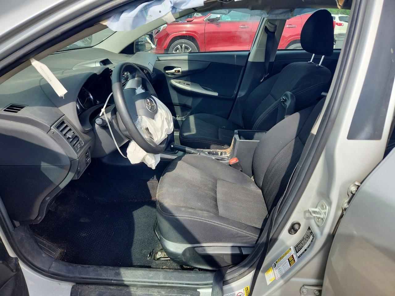 2013 TOYOTA COROLLA S photo 19