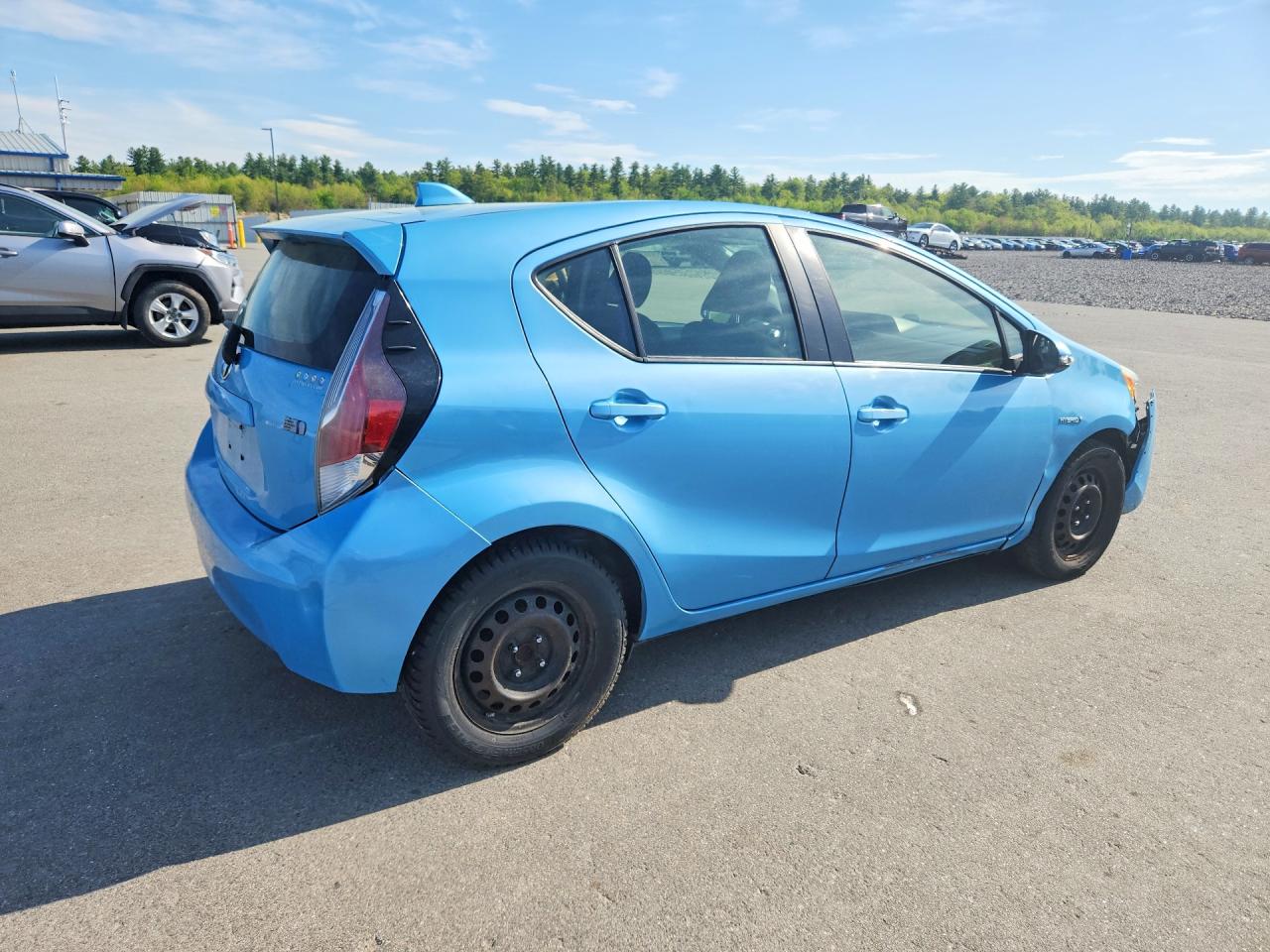 2015 TOYOTA PRIUS C TWO photo 5