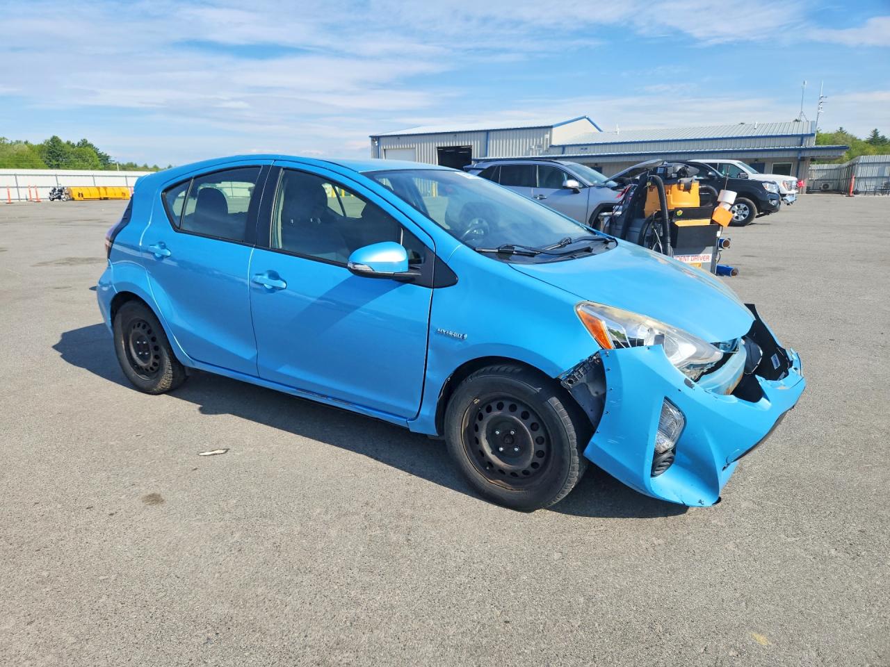 2015 TOYOTA PRIUS C TWO photo 7