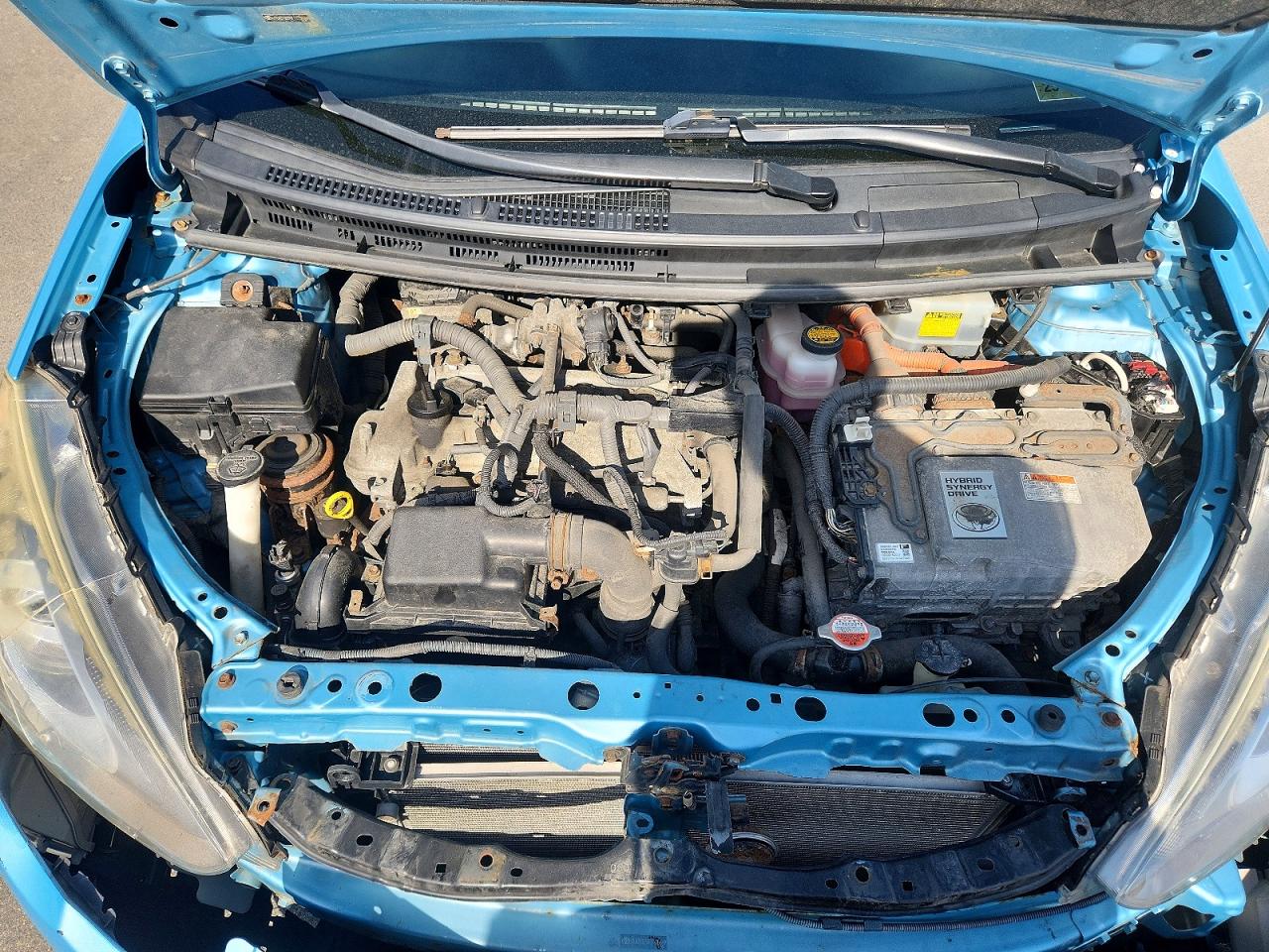 2015 TOYOTA PRIUS C TWO photo 21
