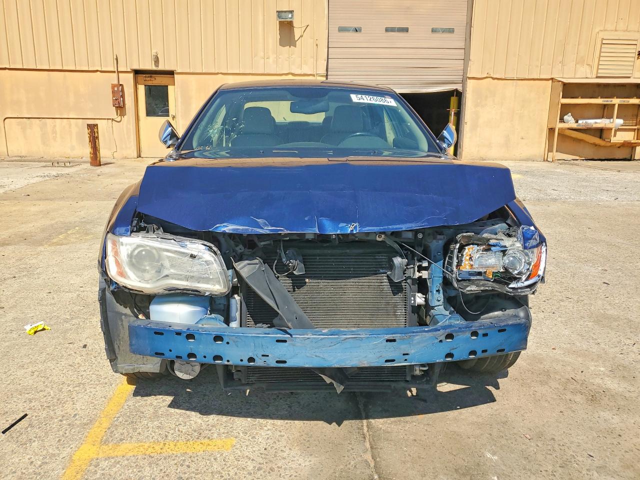 2014 CHRYSLER 300 photo 9