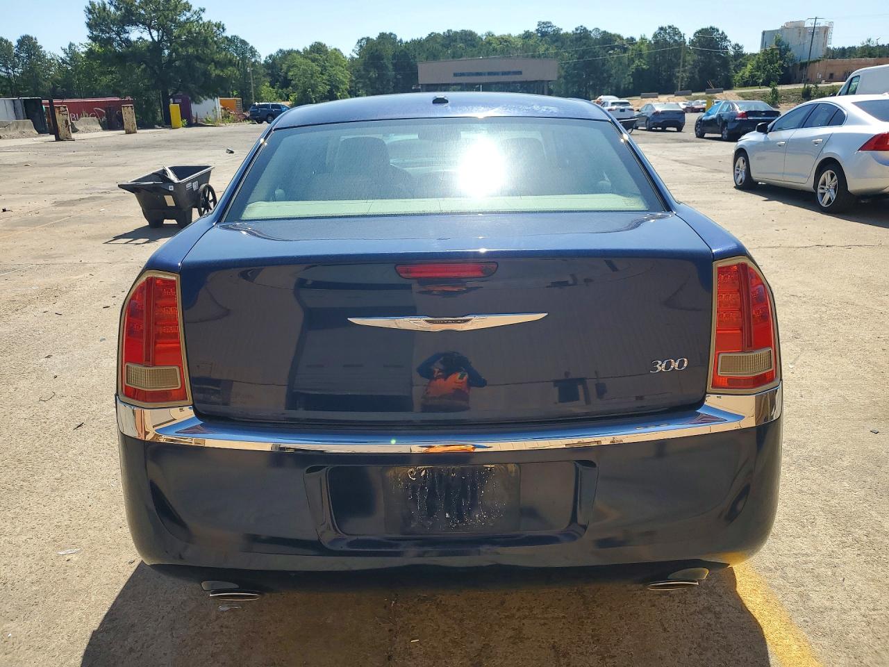 2014 CHRYSLER 300 photo 11