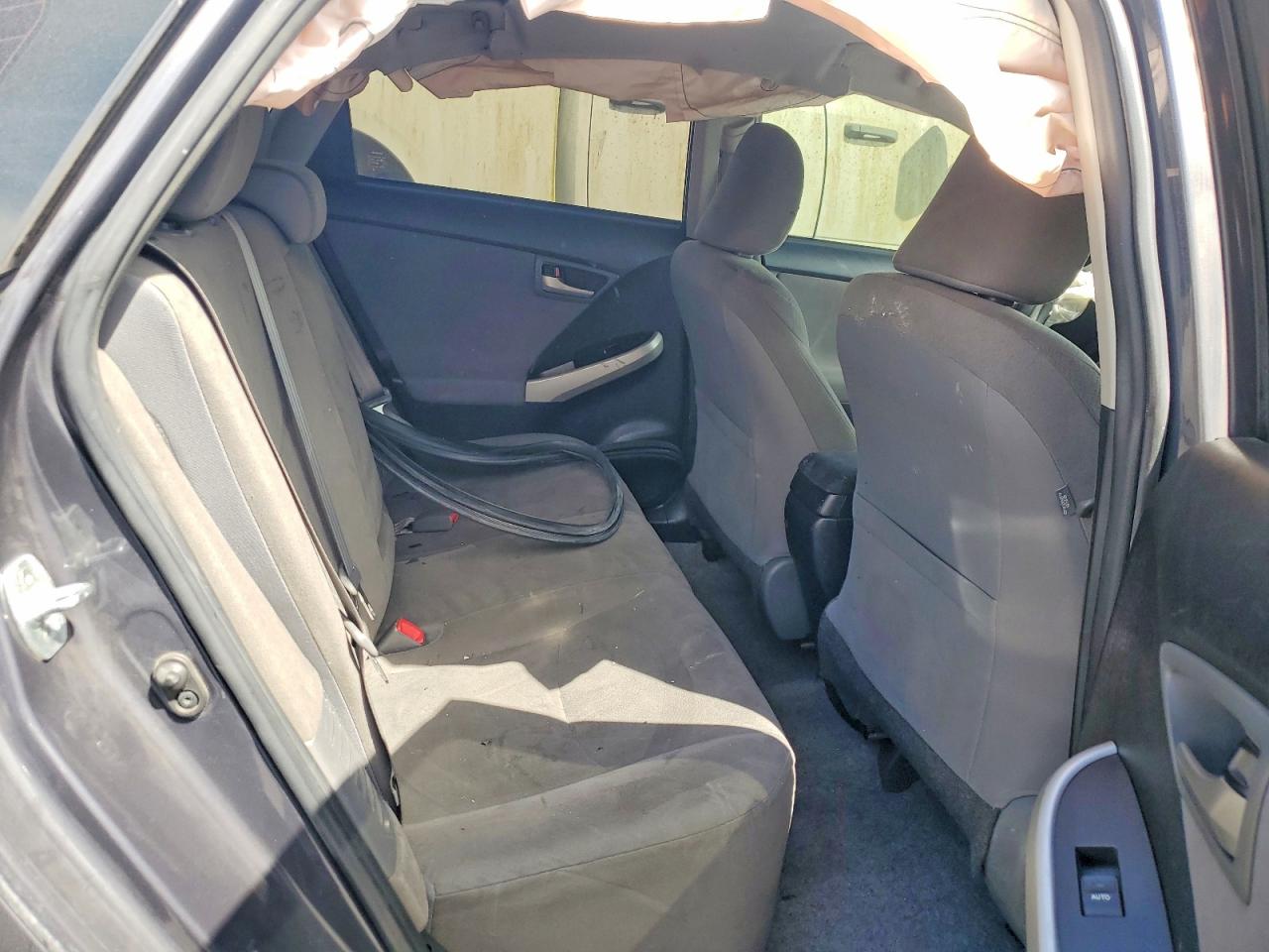 2015 TOYOTA PRIUS THREE photo 19