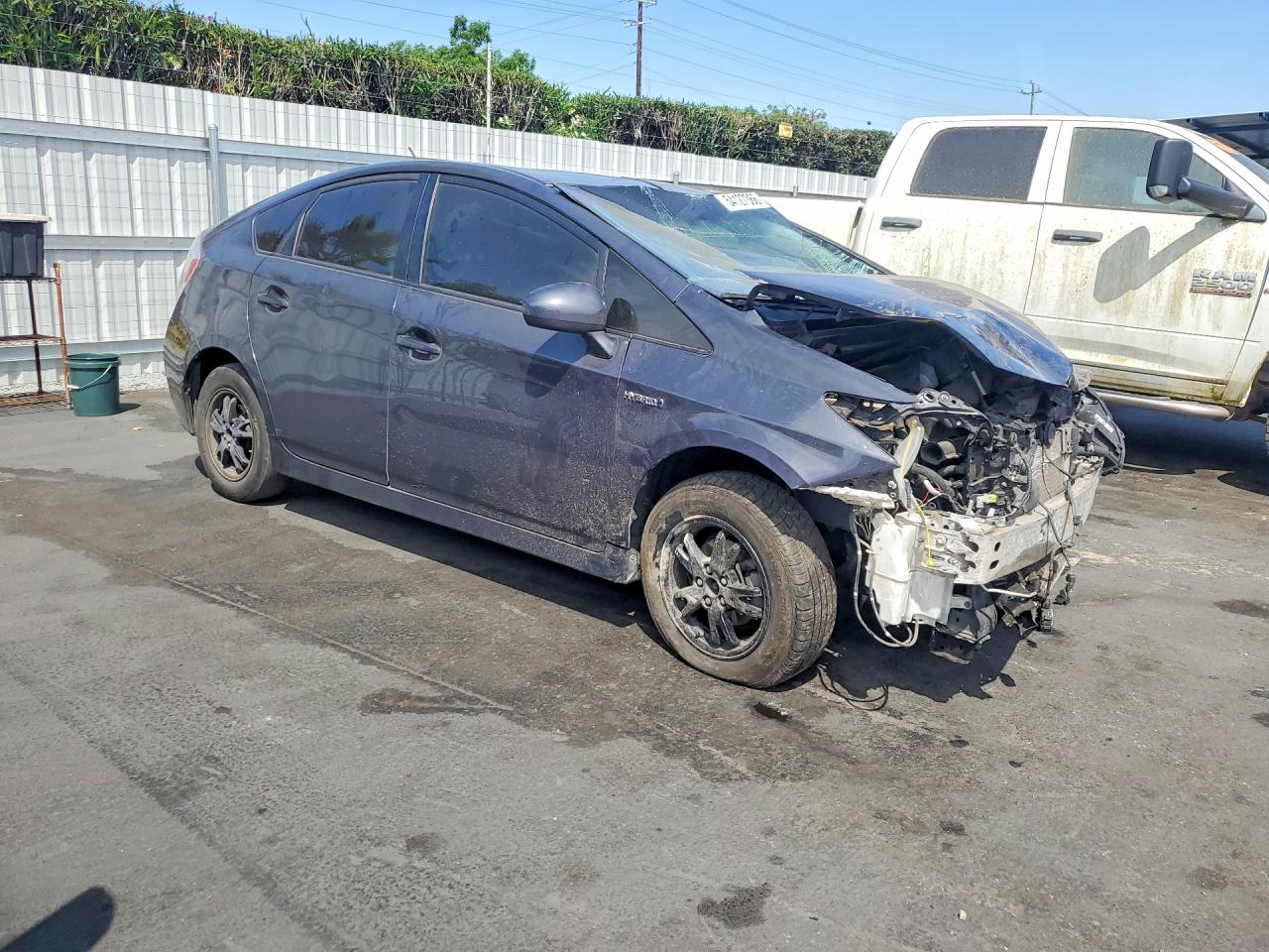 2015 TOYOTA PRIUS THREE photo 7