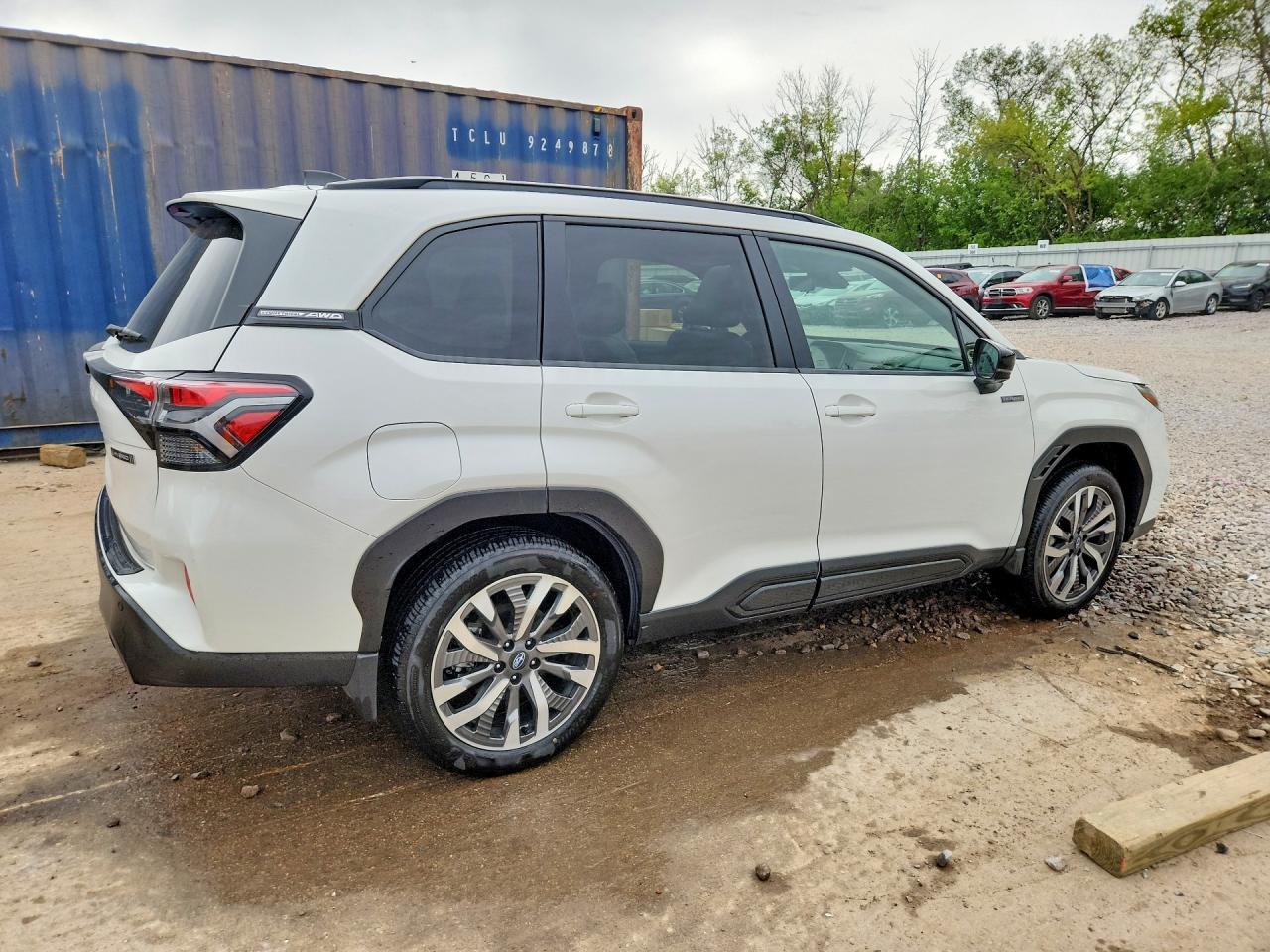 2025 SUBARU FORESTER TOURING photo 3