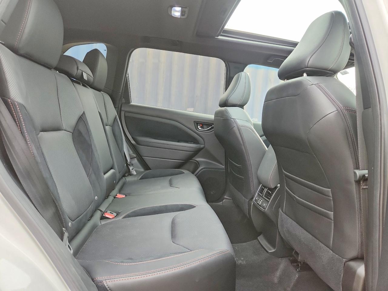 2025 SUBARU FORESTER TOURING photo 10