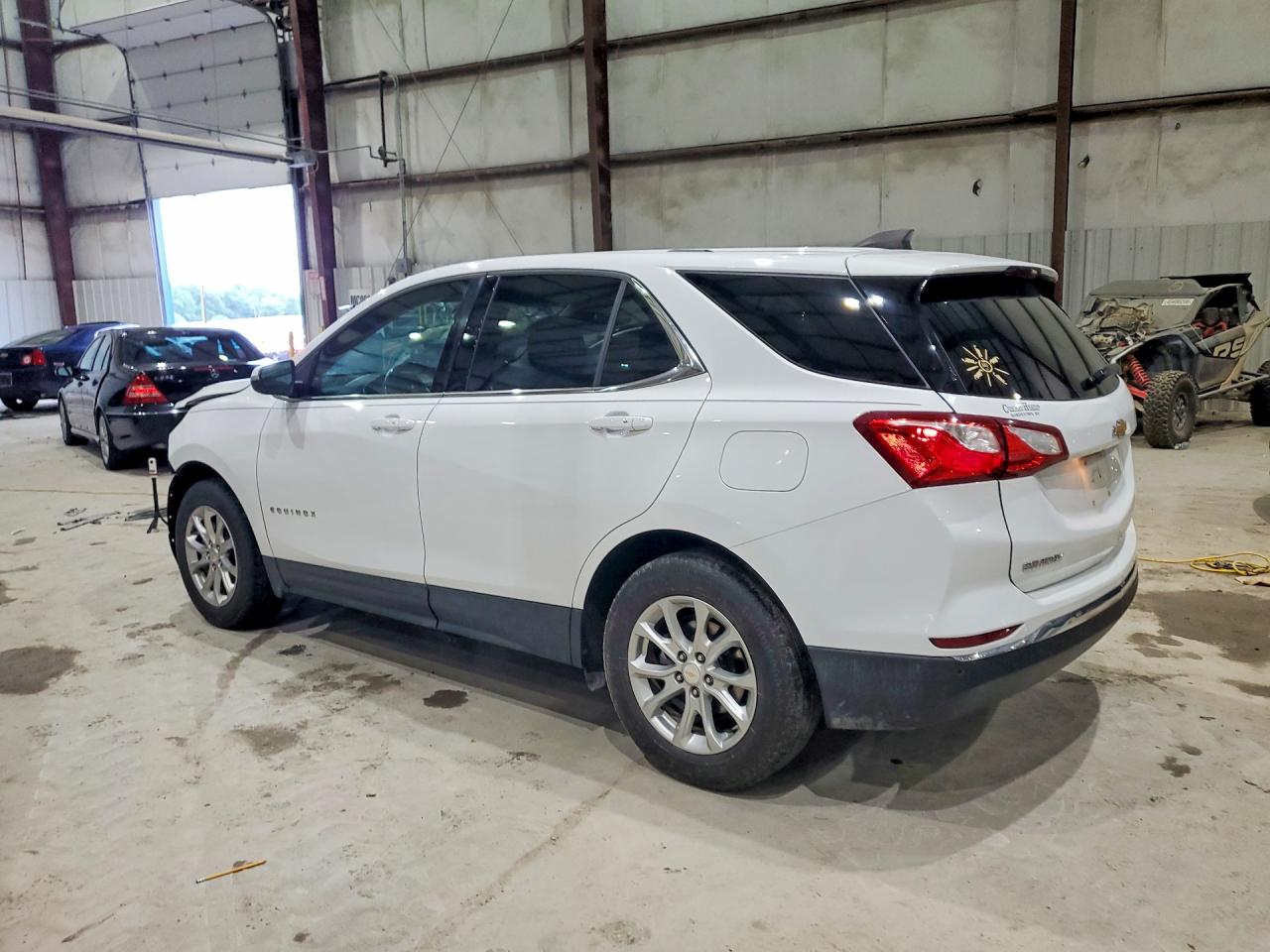 2018 CHEVROLET EQUINOX LT photo 3