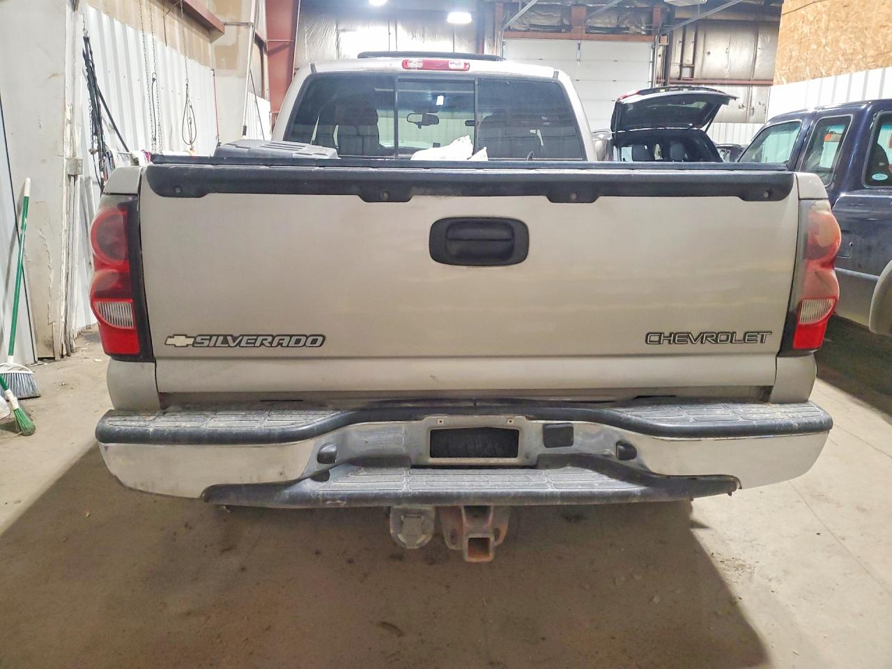2005 CHEVROLET SILVERADO photo 11