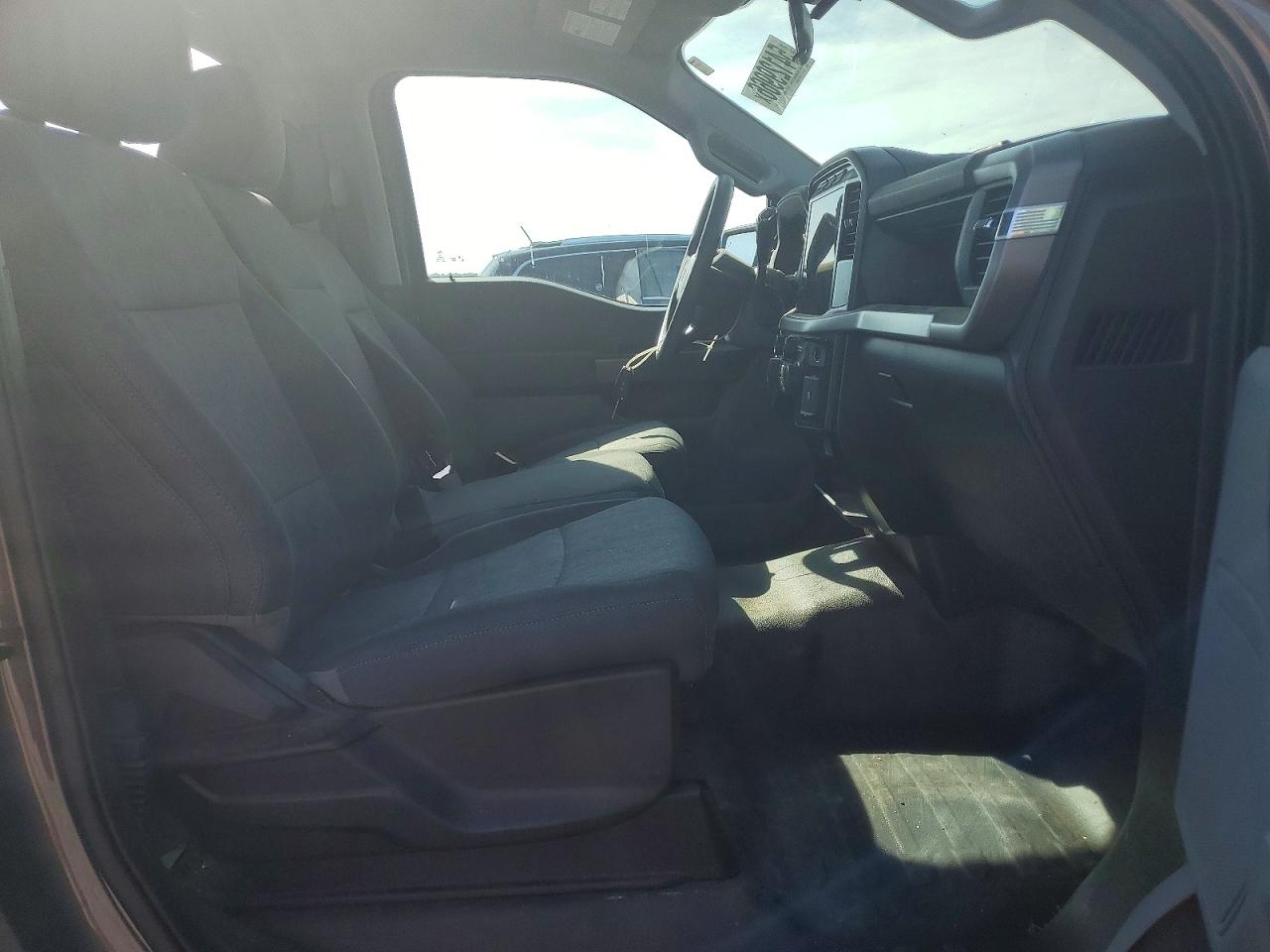 2024 FORD F150 XL photo 19