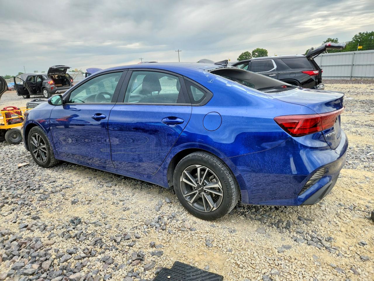 2023 KIA FORTE LXS photo 2