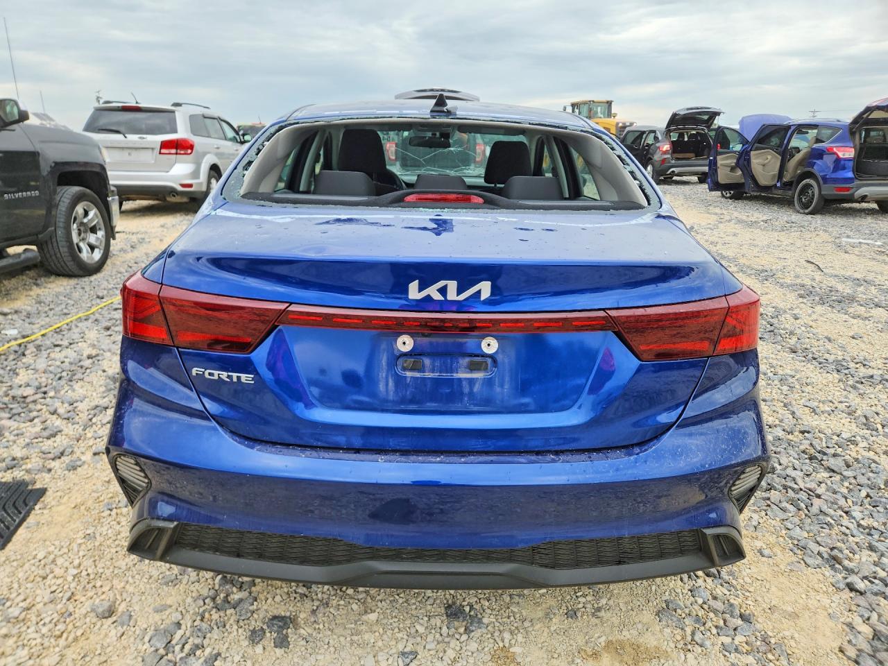 2023 KIA FORTE LXS photo 6