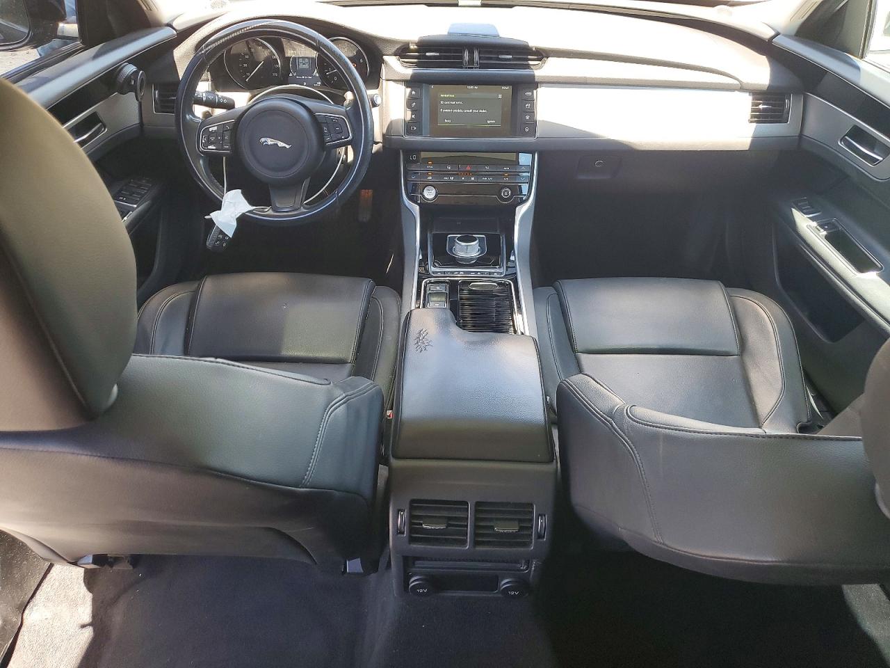 2016 JAGUAR XF PREMIUM photo 15
