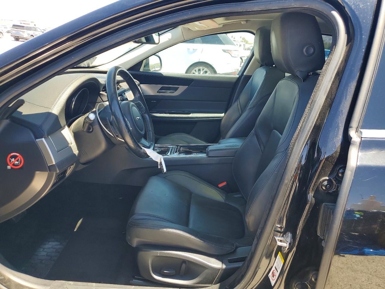 2016 JAGUAR XF PREMIUM photo 13